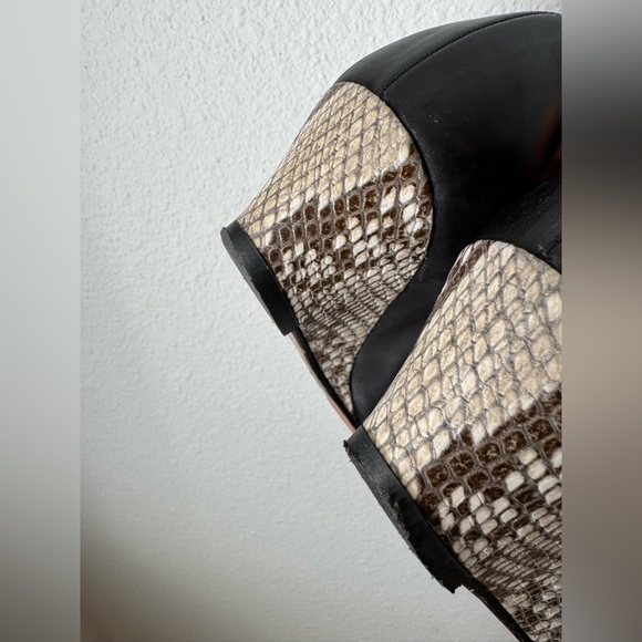 AGL Attilio Giusti Leombruni “Jody” patent and leather wedge pump - Picture 6 of 9